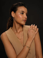 Resmi Galeri görüntüleyicisine yükleyin, Solo HexaGlow Yakutlu Küpe